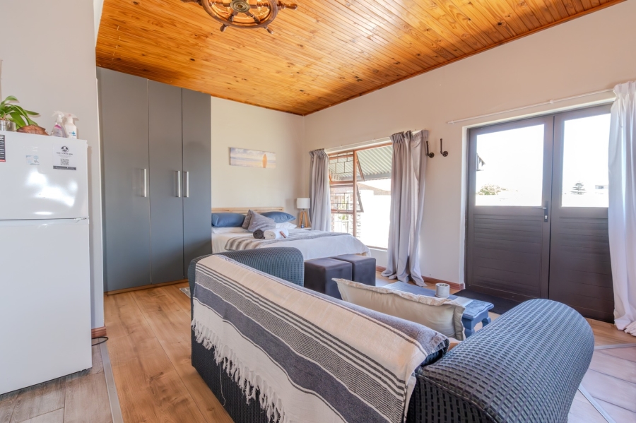 4 Bedroom Property for Sale in Middedorp Western Cape